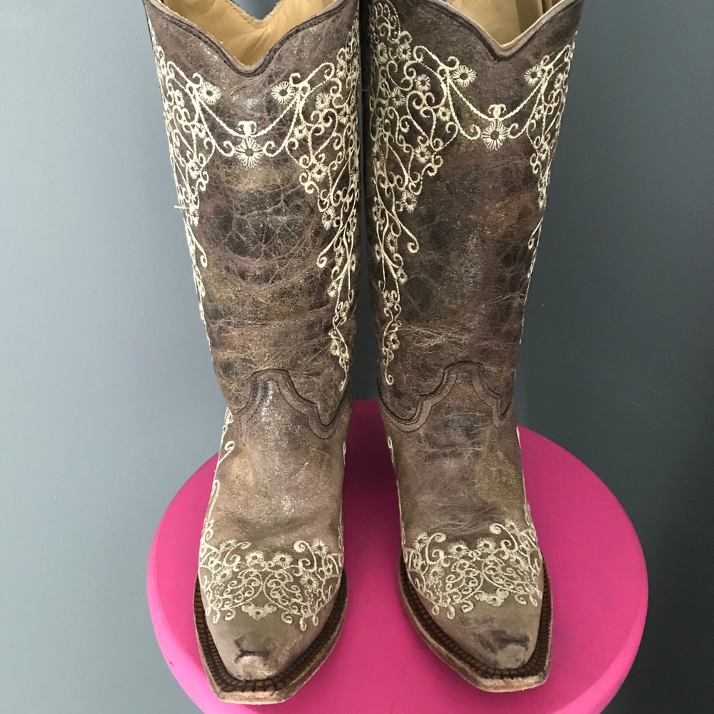 ❤️❤️TODAY ONLY SALE❤️❤️Women's 7.5 corral boots